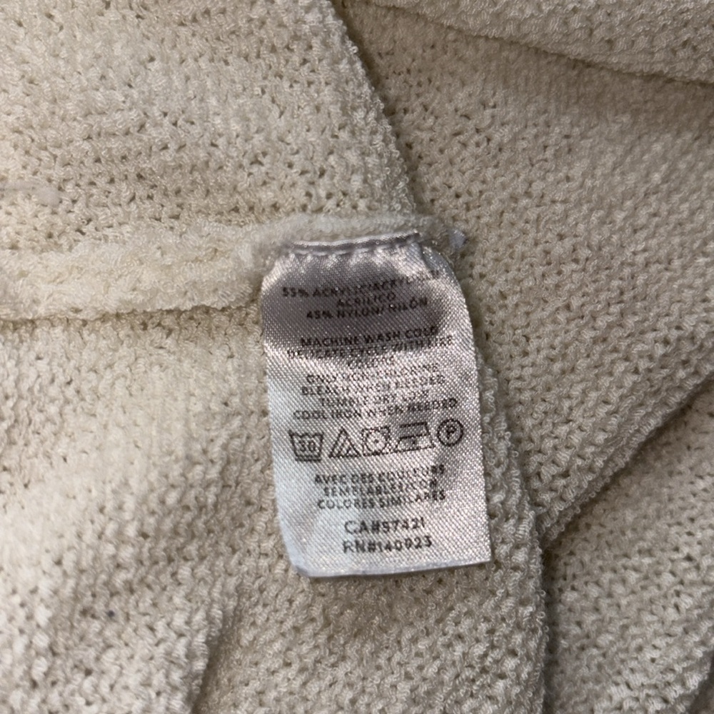 super soft lightweight “Summer” sweater! Woman’s medium - perfect for summertime - Picture 8 of 8